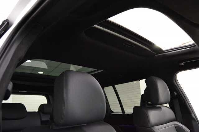 Hyundai SANTA FE 1.6 TGDi Hybrid Calligraphy 5dr 4WD Auto White