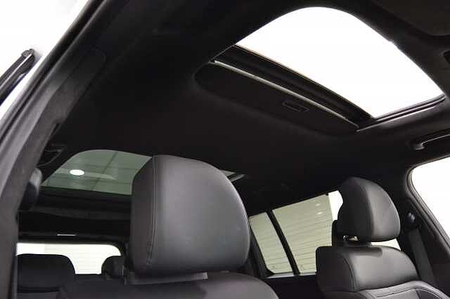 Hyundai SANTA FE 1.6 TGDi Hybrid Calligraphy 5dr 4WD Auto White