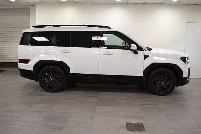 Hyundai SANTA FE 1.6 TGDi Hybrid Calligraphy 5dr 4WD Auto White