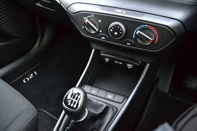 Hyundai i20 1.0T GDI ADVANCE, EXCELLENT CONDITION THROUGHOUT THIS 2025 POPULAR HATCH