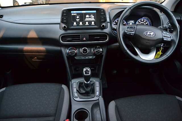 Hyundai KONA 1.0 TGDI SE SUPERB FULL SERVICE HISTORY & ONLY 22070 MILES Atlas White