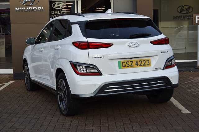 Hyundai KONA 64KWH ELECTRIC PREMIUM AUTO IN FIRST CLASS CONDITION, 5 YEAR WARRANTY AVAILABLE Atlas White