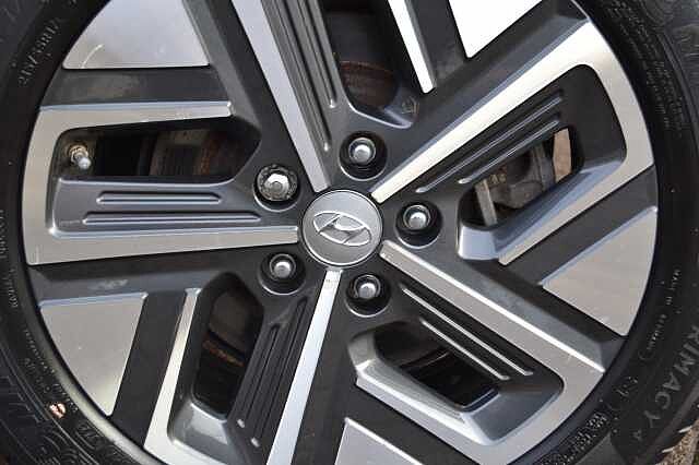 Hyundai KONA 64KWH ELECTRIC PREMIUM AUTO IN FIRST CLASS CONDITION, 5 YEAR WARRANTY AVAILABLE Atlas White