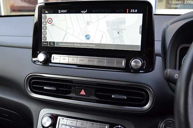 Hyundai KONA 64KWH ELECTRIC PREMIUM AUTO IN FIRST CLASS CONDITION, 5 YEAR WARRANTY AVAILABLE Atlas White