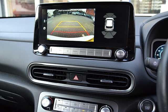 Hyundai KONA 64KWH ELECTRIC PREMIUM AUTO IN FIRST CLASS CONDITION, 5 YEAR WARRANTY AVAILABLE Atlas White