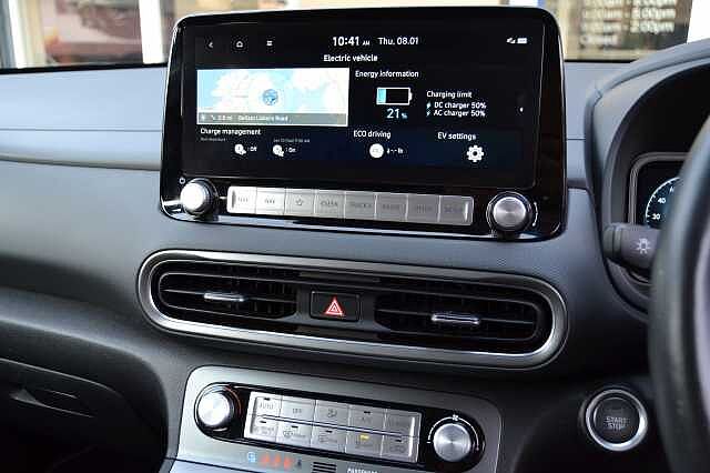 Hyundai KONA 64KWH ELECTRIC PREMIUM AUTO IN FIRST CLASS CONDITION, 5 YEAR WARRANTY AVAILABLE Atlas White