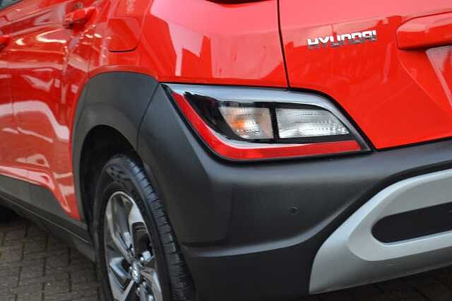 Hyundai KONA 1.6 GDI HYBRID AUTO SE CONNECT, SUPERB EXAMPLE OF THIS SELF CHARGING HYBRID Ignite Red