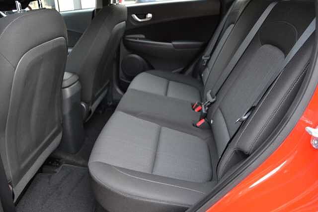 Hyundai KONA 1.6 GDI HYBRID AUTO SE CONNECT, SUPERB EXAMPLE OF THIS SELF CHARGING HYBRID Ignite Red