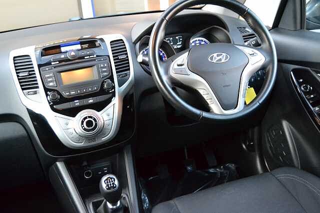 Hyundai IX20 1.4 SE 5 DOOR, FIRST CLASS CONDITION WITH ONLY 29,129 MILES! ! Grey