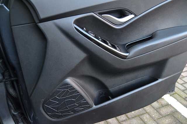 Hyundai IX20 1.4 SE 5 DOOR, FIRST CLASS CONDITION WITH ONLY 29,129 MILES! ! Grey