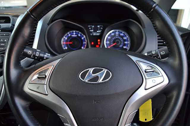 Hyundai IX20 1.4 SE 5 DOOR, FIRST CLASS CONDITION WITH ONLY 29,129 MILES! ! Grey