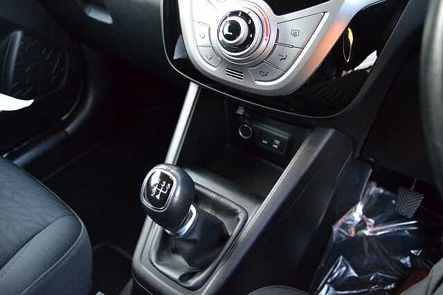 Hyundai IX20 1.4 SE 5 DOOR, FIRST CLASS CONDITION WITH ONLY 29,129 MILES! ! Grey