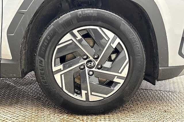 Hyundai TUCSON 1.6T Advance 5dr Shimmering Silver