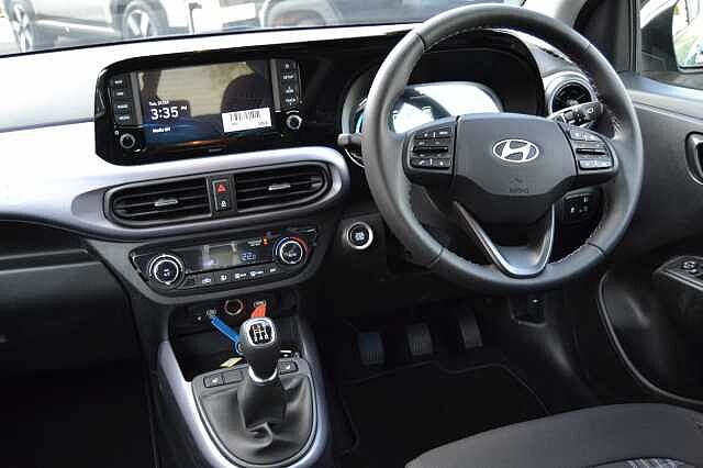 Hyundai i10 1.2 PREMIUM, DELIVERY MILEAGE, PERFECT AS NEW CONDITION