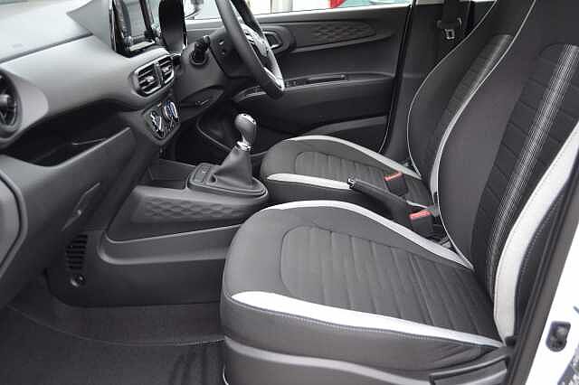 Hyundai I10 1.0 ADVANCE PRE REG, DELIIVERY MILES, PRISTINE CONDITION White