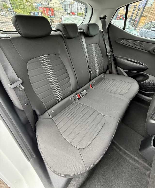 Hyundai I10 1.0 MPi SE Connect 5dr Auto White