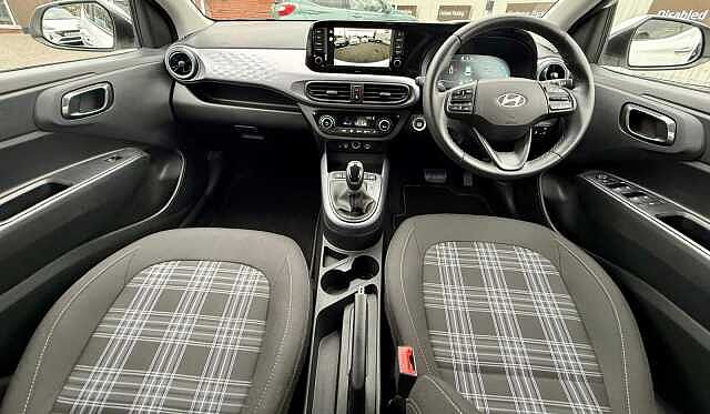 Hyundai I10 1.0 [63] Premium 5dr Auto [Nav] White