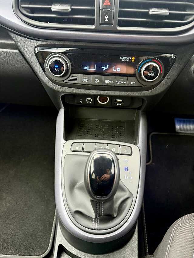 Hyundai I10 1.0 [63] Premium 5dr Auto [Nav] White