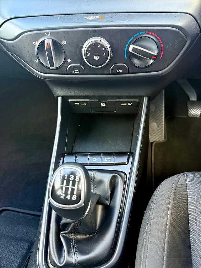 Hyundai I20 1.0T GDi 48V MHD SE Connect 5dr Green