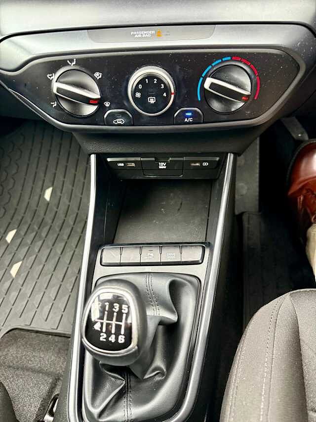 Hyundai BAYON 1.0 TGDi 48V MHEV SE Connect 5dr Red