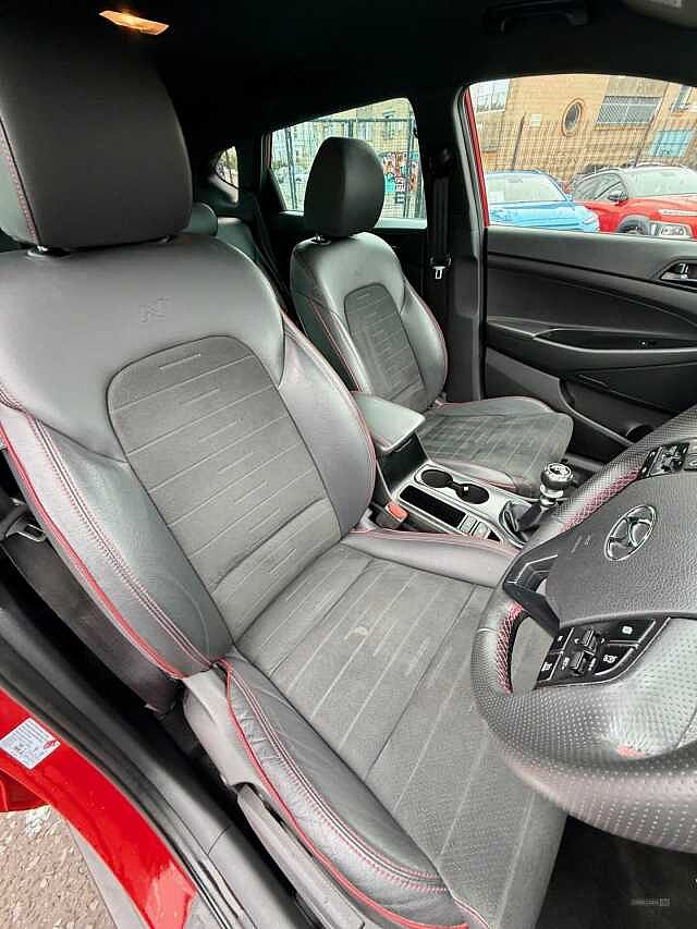 Hyundai TUCSON 1.6 CRDi 48V MHD 136 N Line 5dr 2WD DCT Red