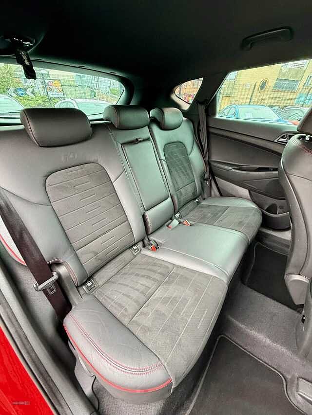 Hyundai TUCSON 1.6 CRDi 48V MHD 136 N Line 5dr 2WD DCT Red