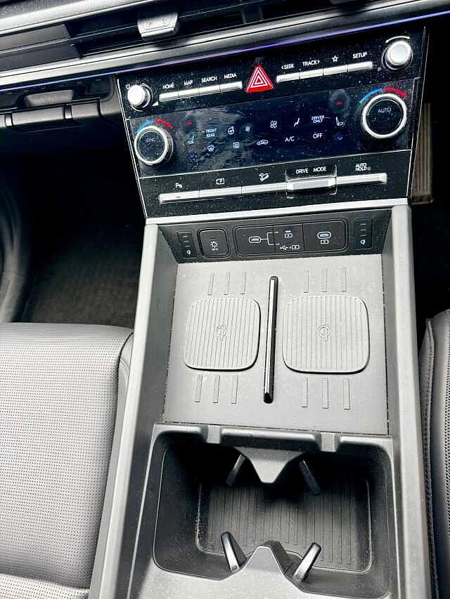 Hyundai SANTA FE 1.6 TGDi Hybrid Calligraphy 5dr Auto Green