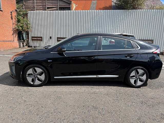 Hyundai IONIQ 1.6 GDi Hybrid 1st Edition 5dr DCT