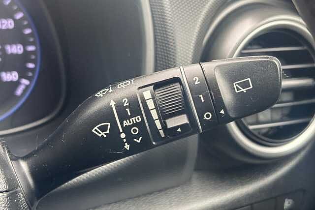 Hyundai KONA SUV 1.0 T-GDi (120ps) Premium 2WD