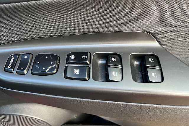 Hyundai KONA 1.6 h-GDi Premium DCT Euro 6 (s/s) 5dr Red