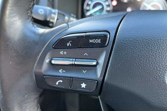 Hyundai KONA 1.6 h-GDi Premium DCT Euro 6 (s/s) 5dr Red