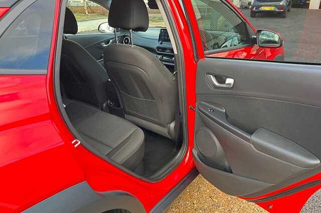 Hyundai KONA 1.6 h-GDi Premium DCT Euro 6 (s/s) 5dr Red