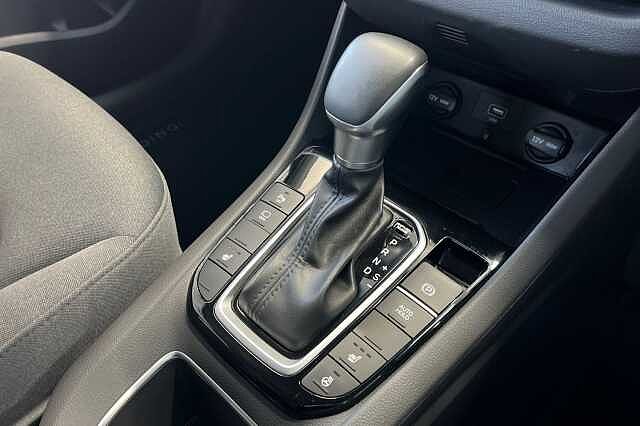 Hyundai IONIQ 1.6 h-GDi Premium DCT Euro 6 (s/s) 5dr