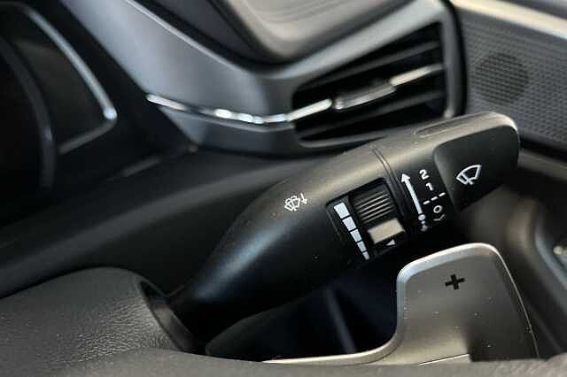 Hyundai IONIQ 1.6 h-GDi Premium DCT Euro 6 (s/s) 5dr