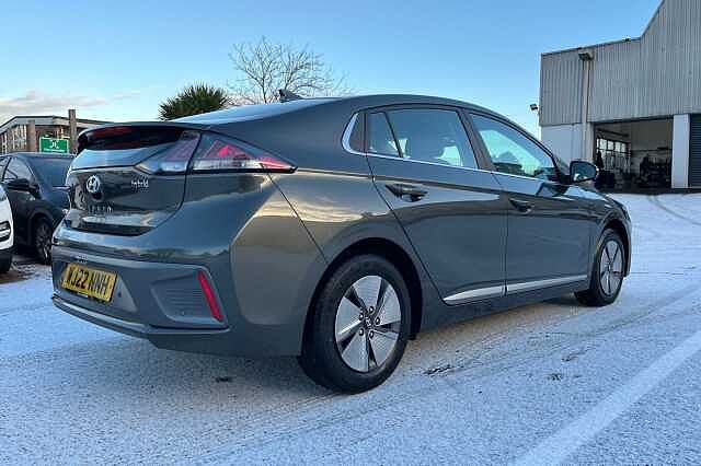 Hyundai IONIQ 1.6 h-GDi Premium DCT Euro 6 (s/s) 5dr