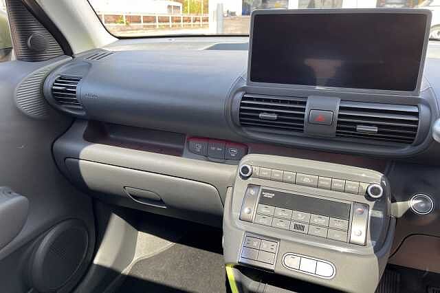 Hyundai INSTER Long Range 49kWh Cross Auto 5dr