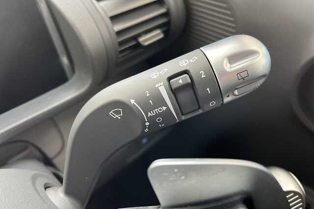 Hyundai INSTER Long Range 49kWh Cross Auto 5dr
