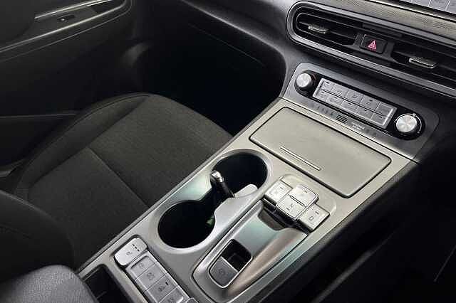 Hyundai KONA 39kWh Premium Auto 5dr (10.5kW Charger)