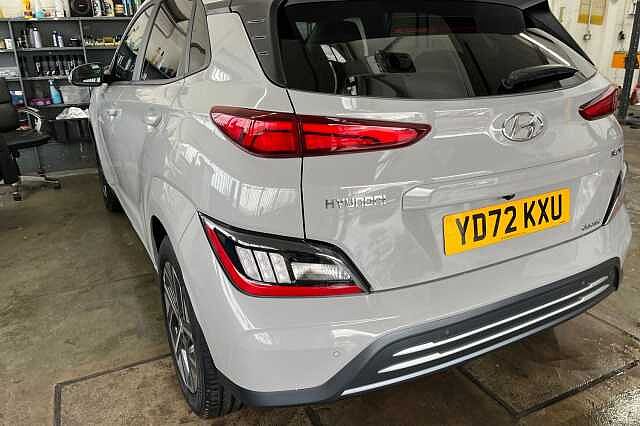 Hyundai KONA 39kWh Premium Auto 5dr (10.5kW Charger)