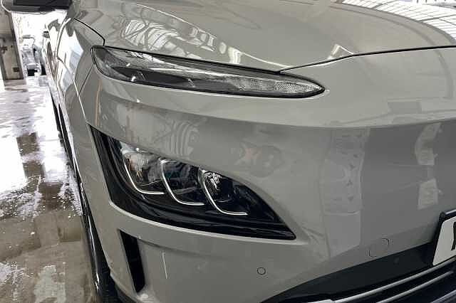 Hyundai KONA 39kWh Premium Auto 5dr (10.5kW Charger)