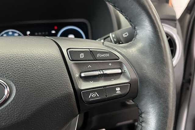 Hyundai KONA 39kWh Premium Auto 5dr (10.5kW Charger)
