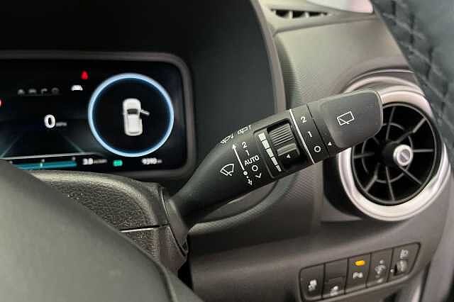 Hyundai KONA 39kWh Premium Auto 5dr (10.5kW Charger)