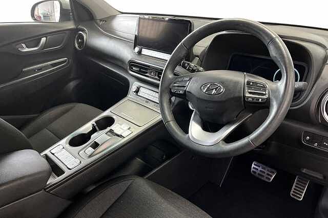 Hyundai KONA 39kWh Premium Auto 5dr (10.5kW Charger)