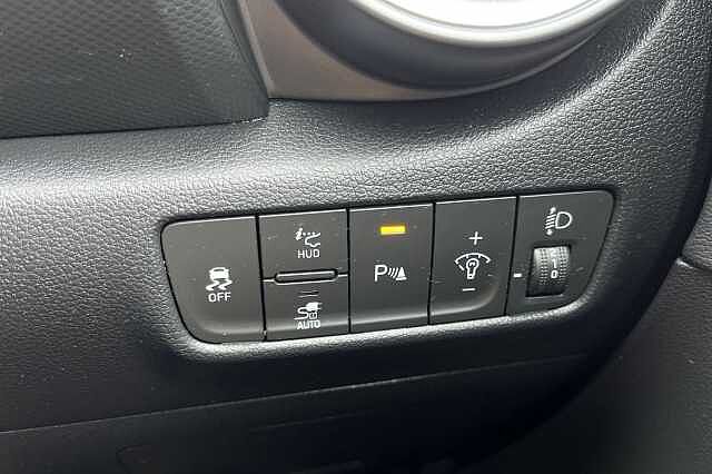 Hyundai KONA 64kWh Ultimate Auto 5dr (10.5kW Charger)