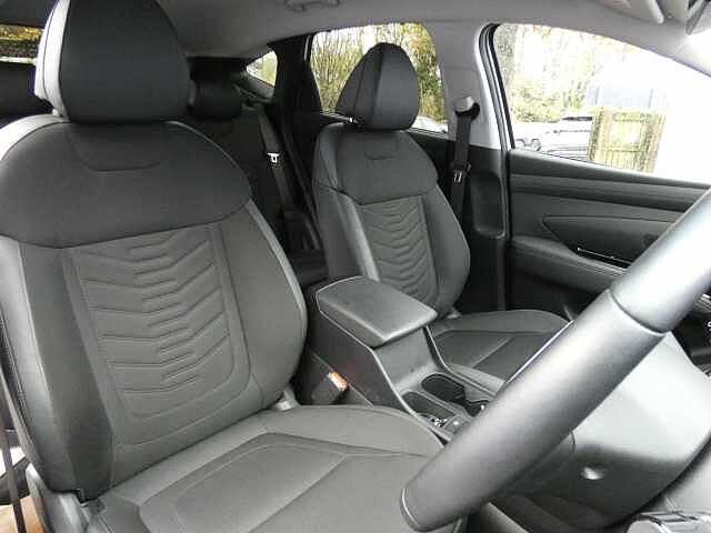 Hyundai TUCSON 1.6 T-GDi Premium Euro 6 (s/s) 5dr White