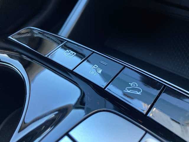 Hyundai TUCSON 1.6 TGDi Hybrid 230 SE Connect 5dr 2WD Auto White