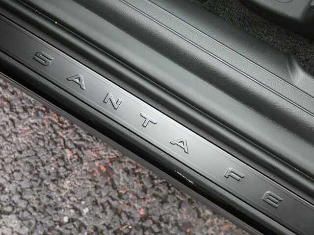Hyundai SANTA FE 1.6 TGDi Hybrid Calligraphy 5dr 4WD Auto Black