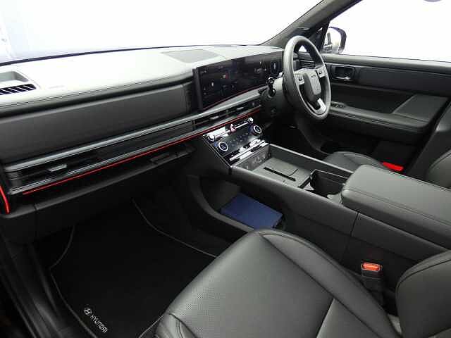 Hyundai SANTA FE 1.6 TGDi Hybrid Calligraphy 5dr 4WD Auto Black