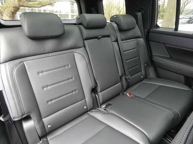 Hyundai SANTA FE 1.6 TGDi Hybrid Calligraphy 5dr 4WD Auto Black