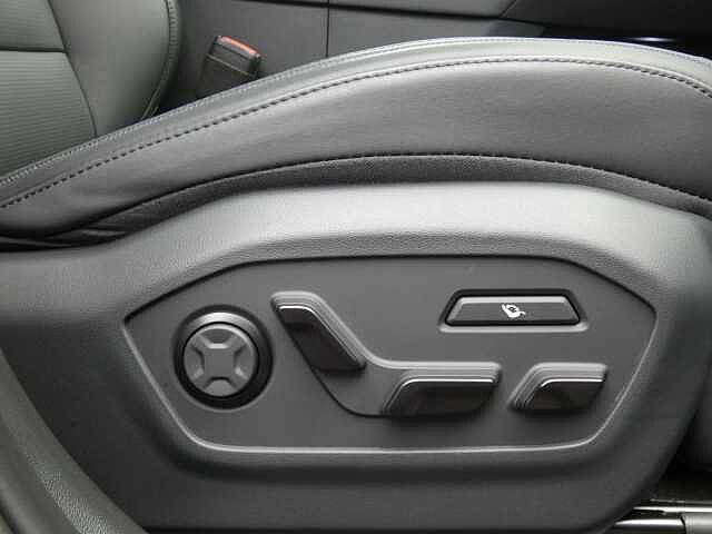 Hyundai SANTA FE 1.6 TGDi Hybrid Calligraphy 5dr 4WD Auto Black